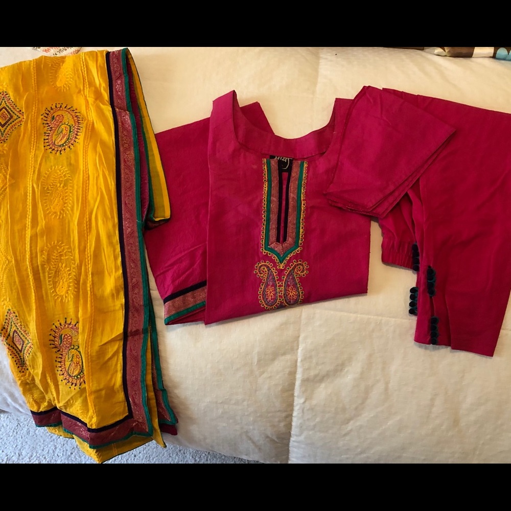 Indian Outfit - Shalwar Kameez! Gorgeous colors